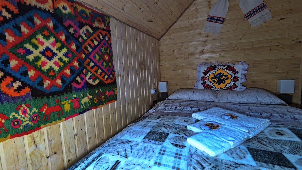 Pensiunea Lore&Sara Satu Sugatag Exteriör bild