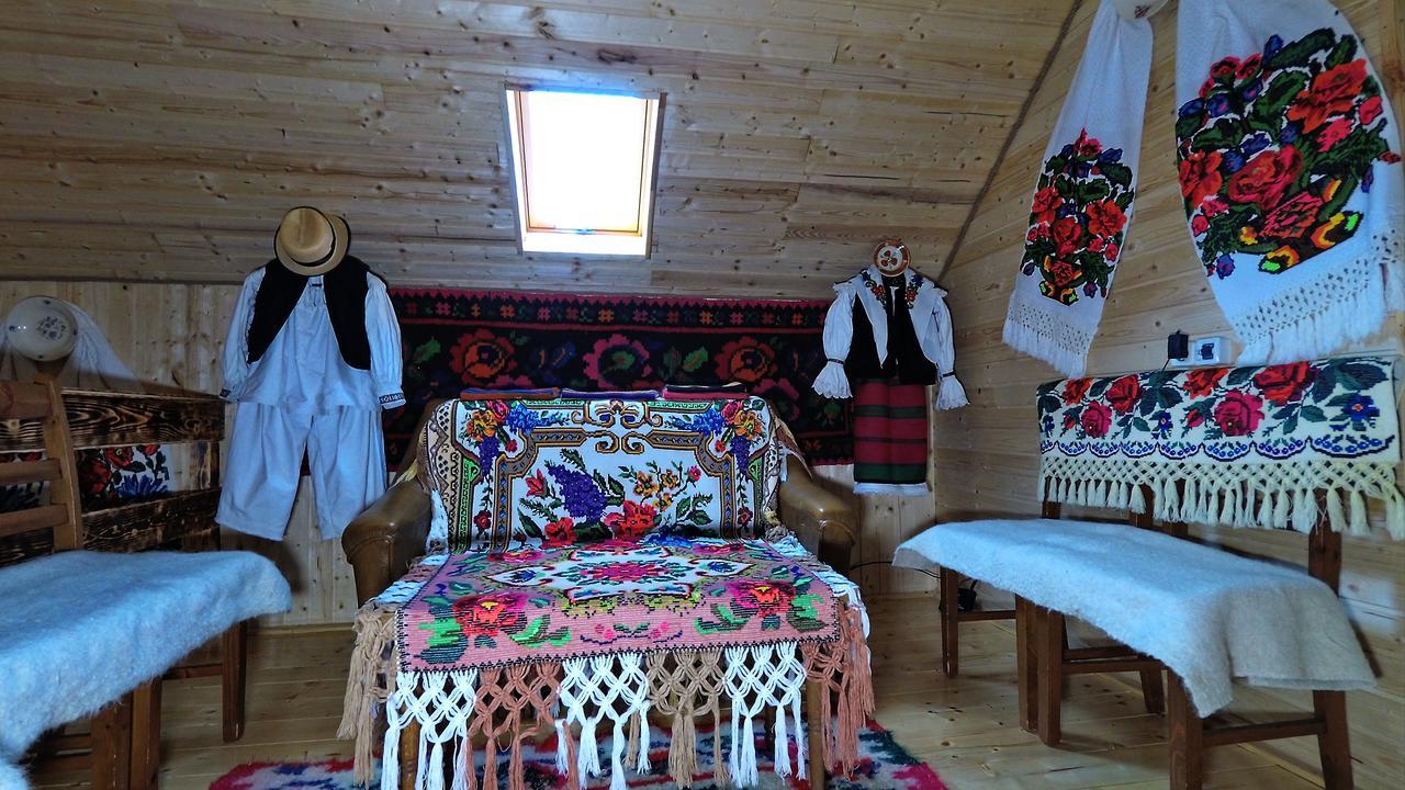 Pensiunea Lore&Sara Satu Sugatag Exteriör bild