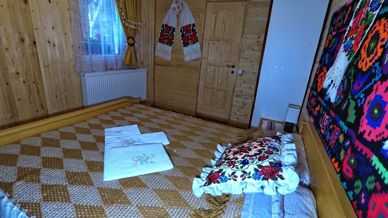 Pensiunea Lore&Sara Satu Sugatag Exteriör bild
